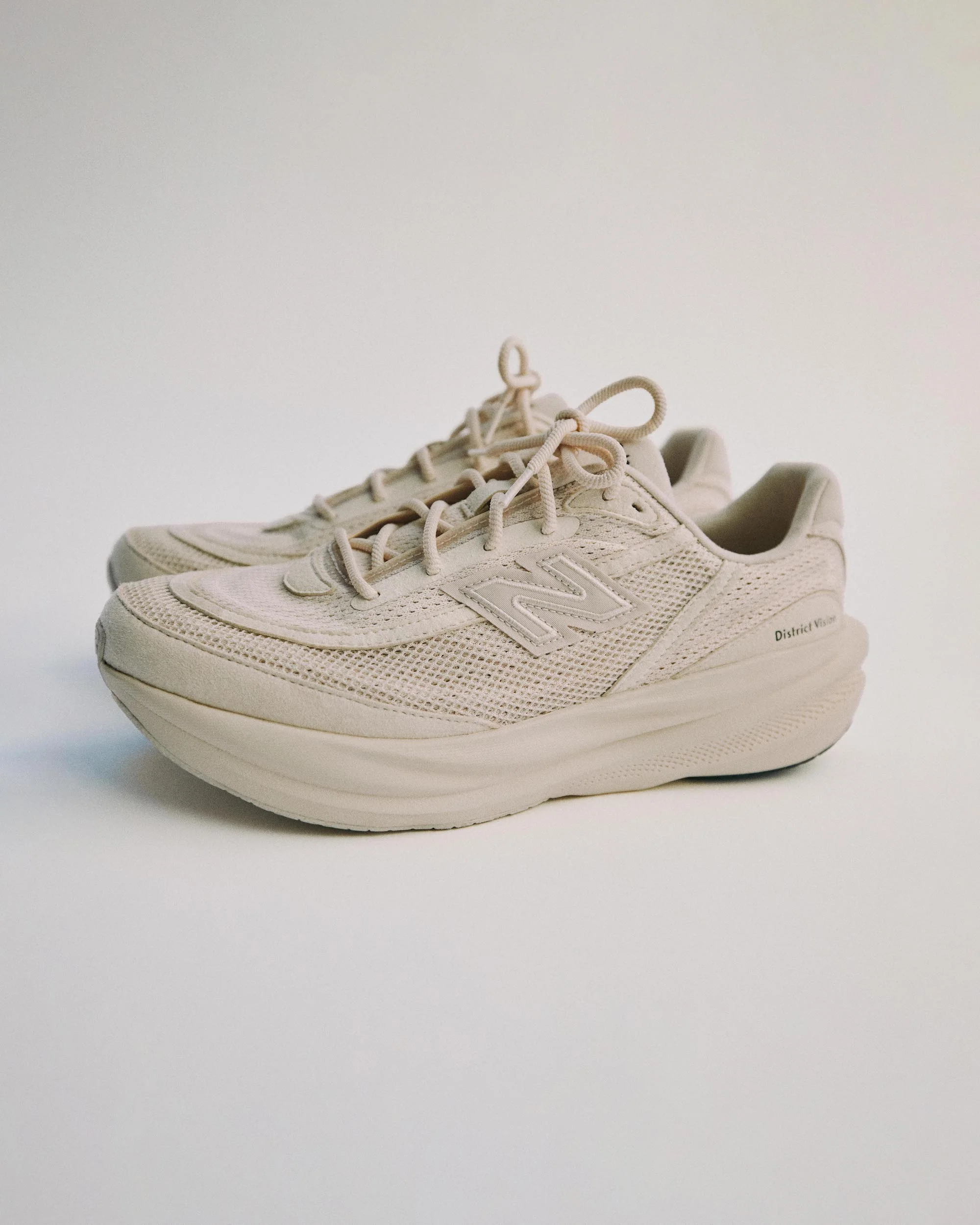 DV + NB 1080 Training Shoe Mens, Linen - Image 3